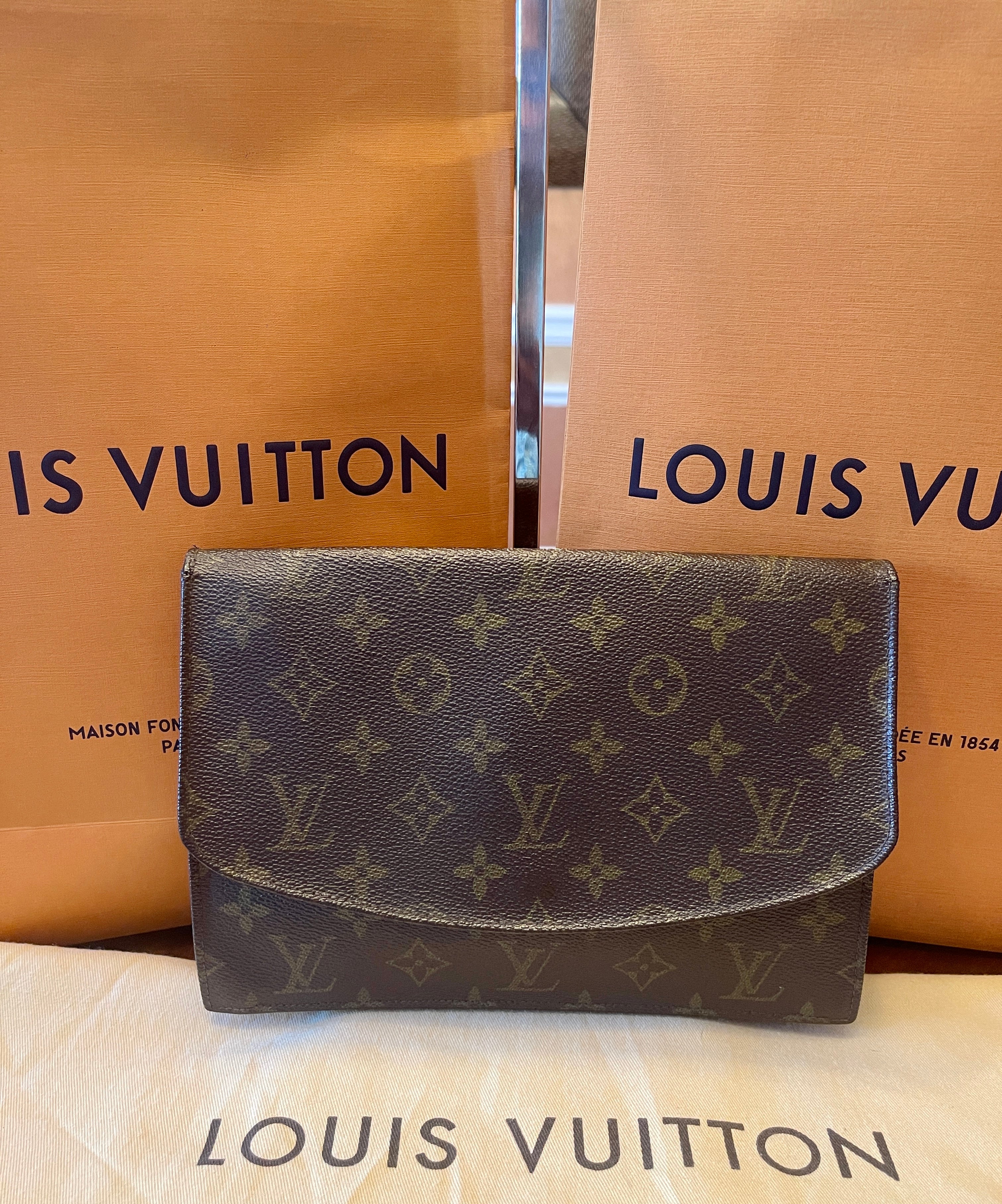 Louis Vuitton Zoé Monogram Wallet