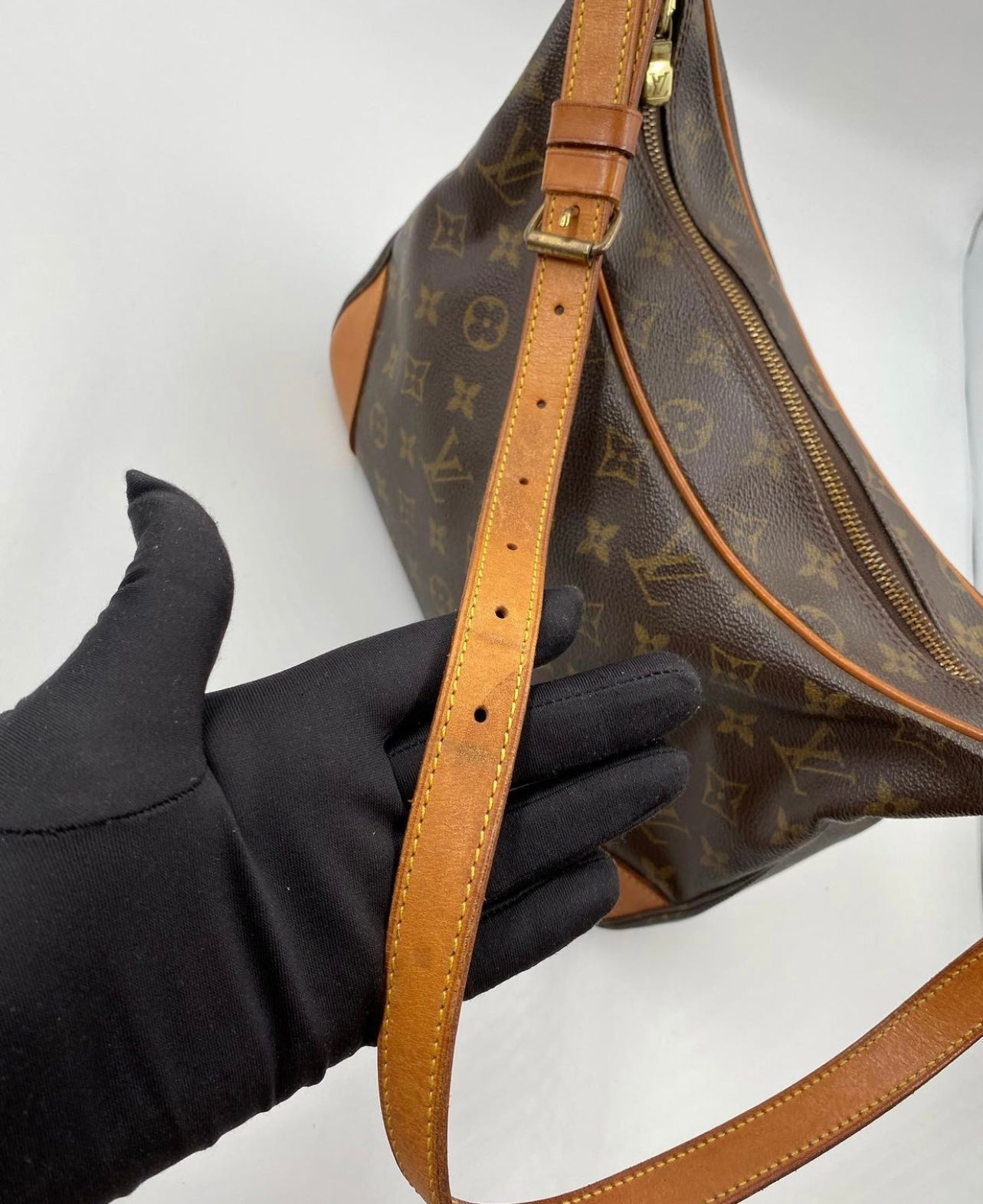 Louis Vuitton, Bags, Authenticity Guaranteed Louis Vuitton Monogram  Boulogne Shoulder Bag Old Model