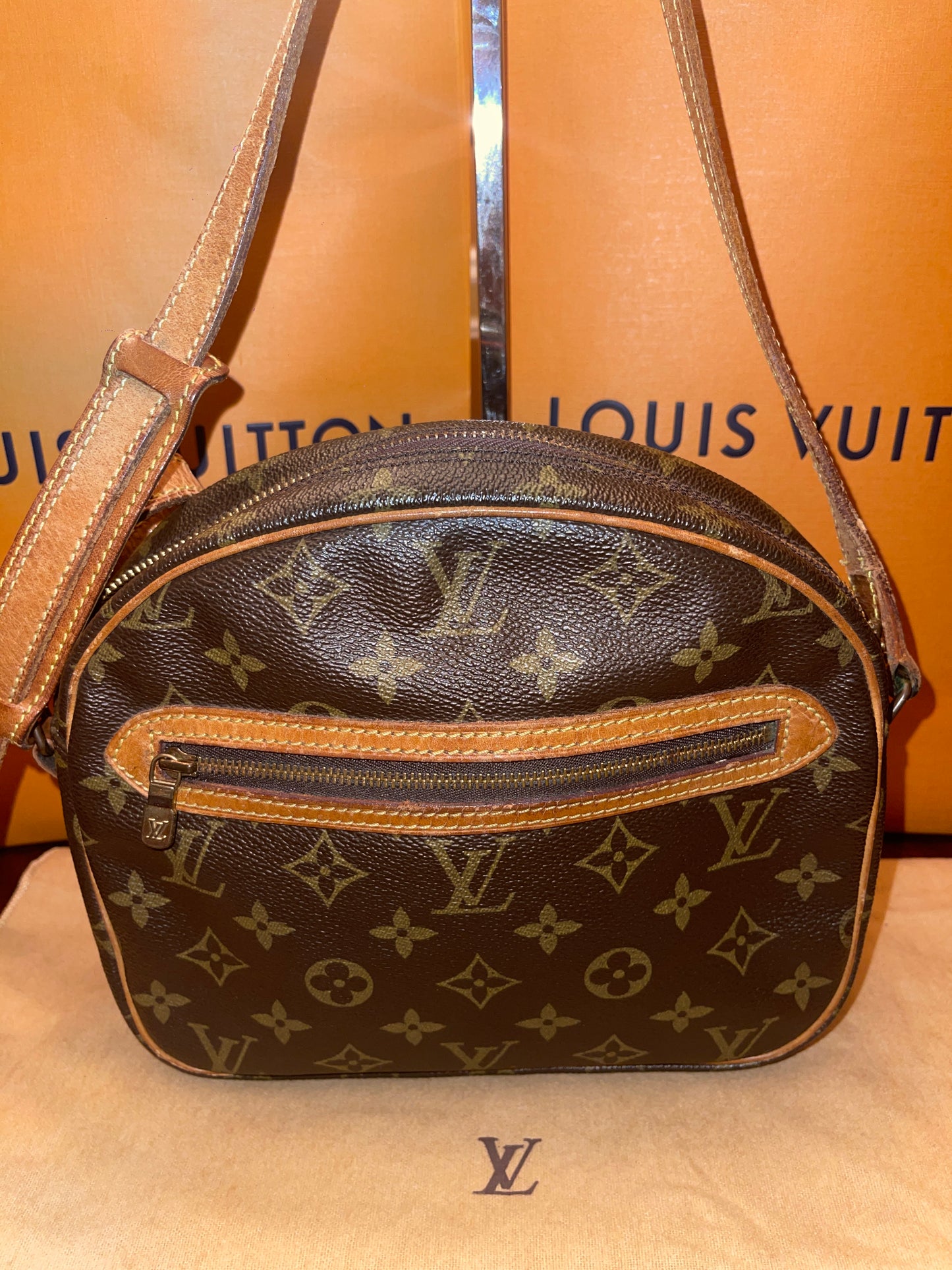 Authentic Louis Vuitton Senlis Crossbody