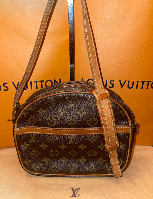 Authentic Louis Vuitton St.Cloud GM – Klassy Luxe Kollections